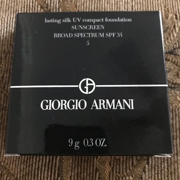 armani lasting silk uv compact